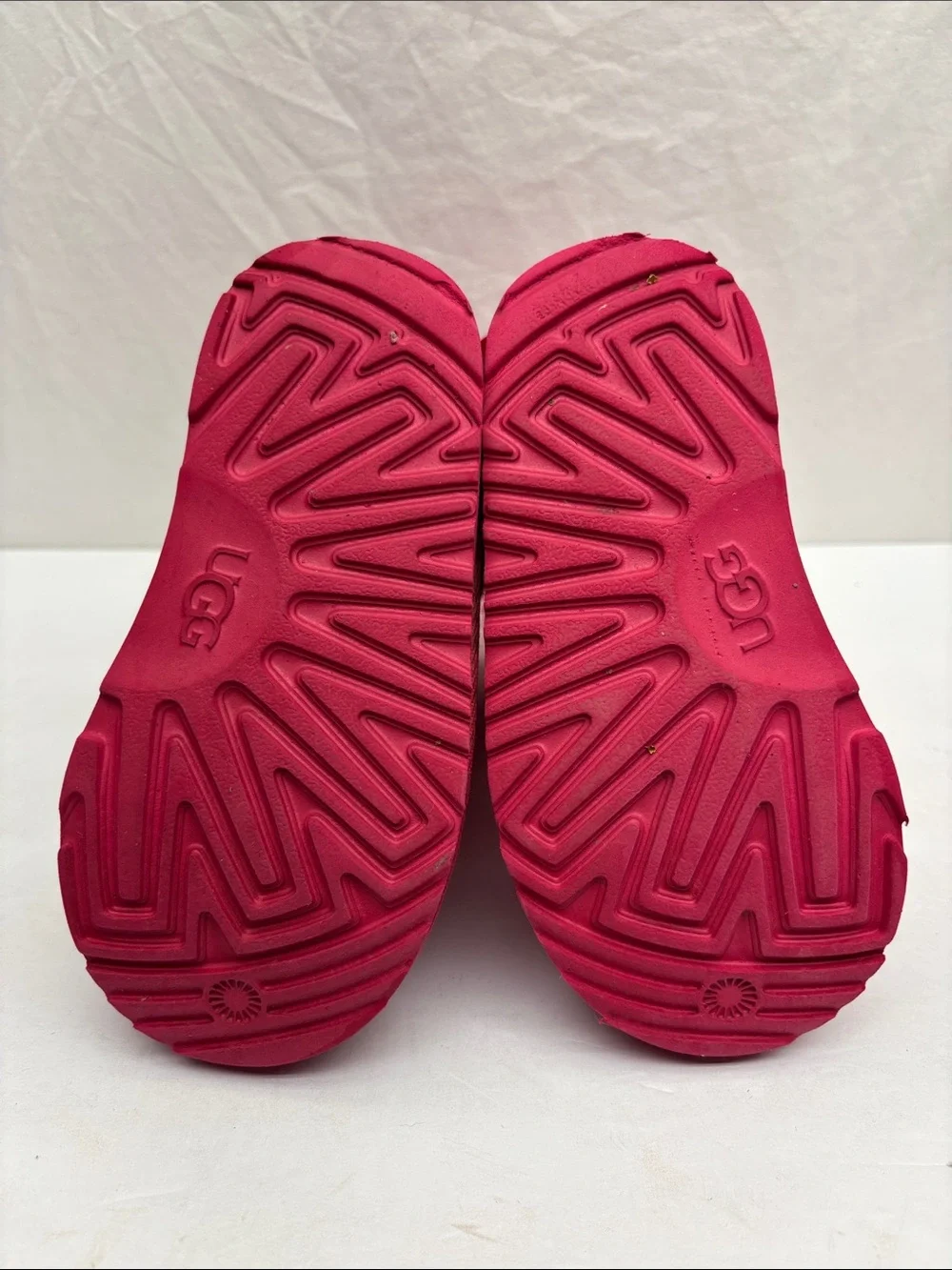 UGG Kids Bow-Back Suede Boots in Hot Pink, SZ 10 for toddler girl, box 72